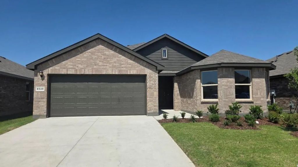 8549 Dunnstown Drive, Fort Worth