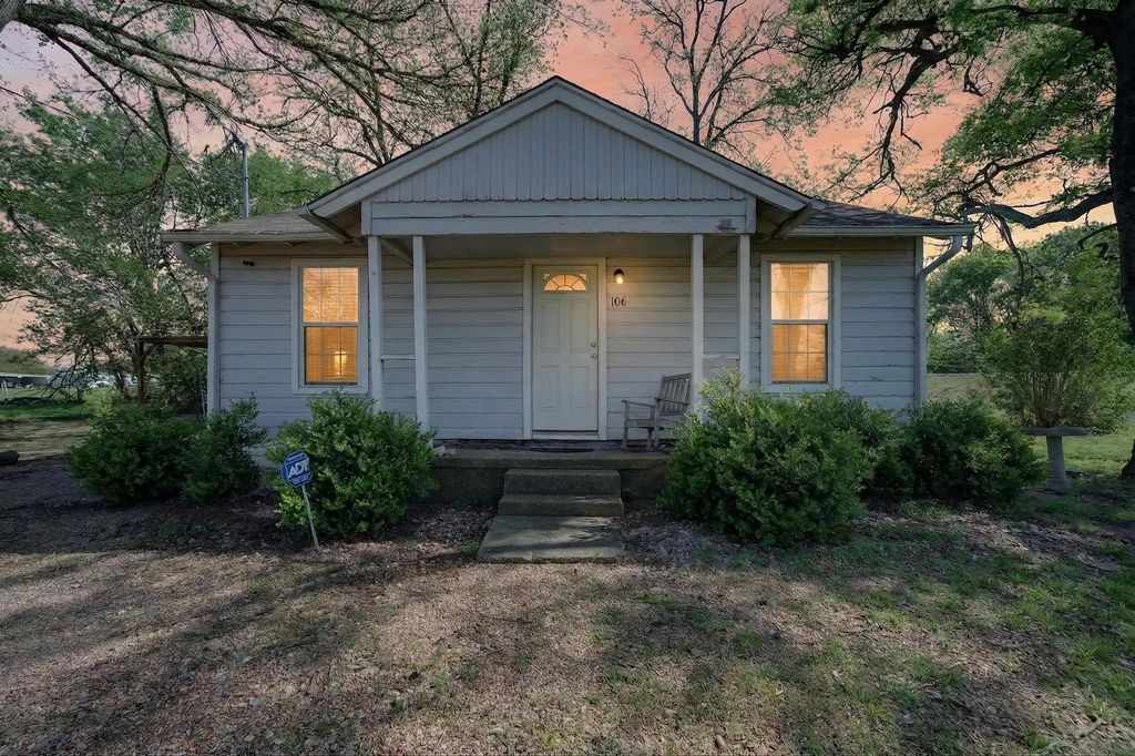 106 E Belt Line Road, Wilmer