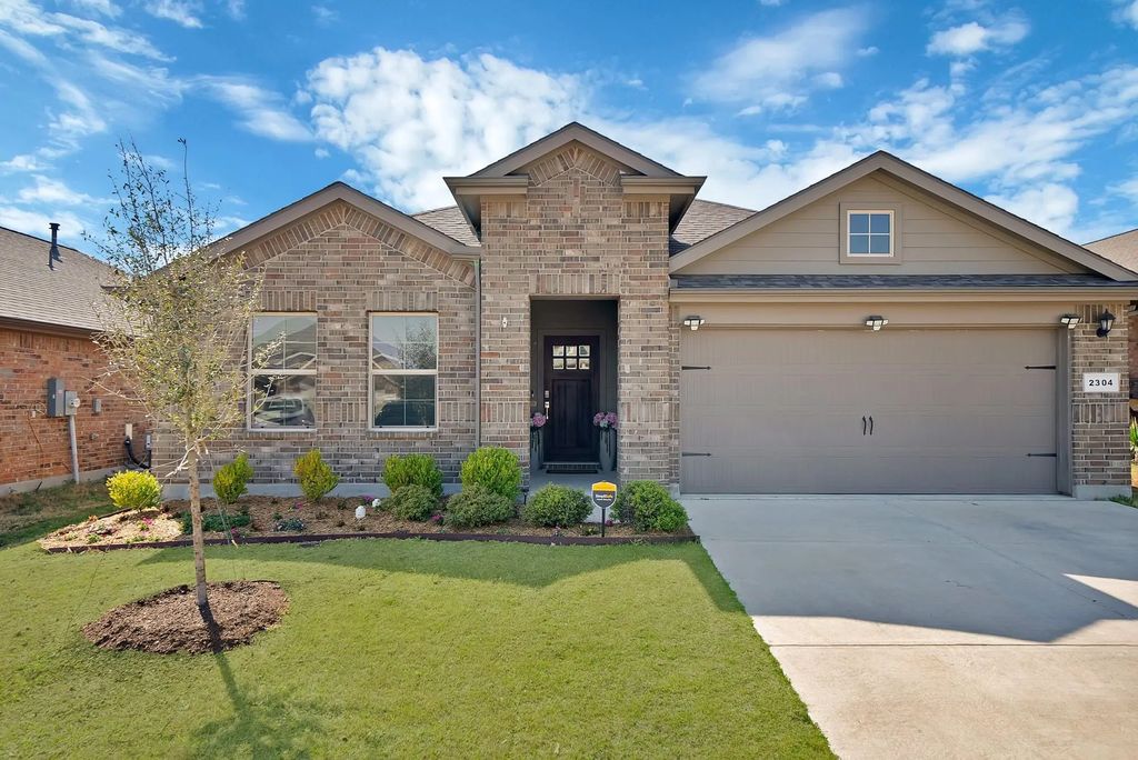 2304 Chesnee Road, Fort Worth
