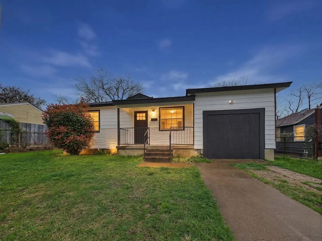2928 Mitchell Boulevard, Fort Worth