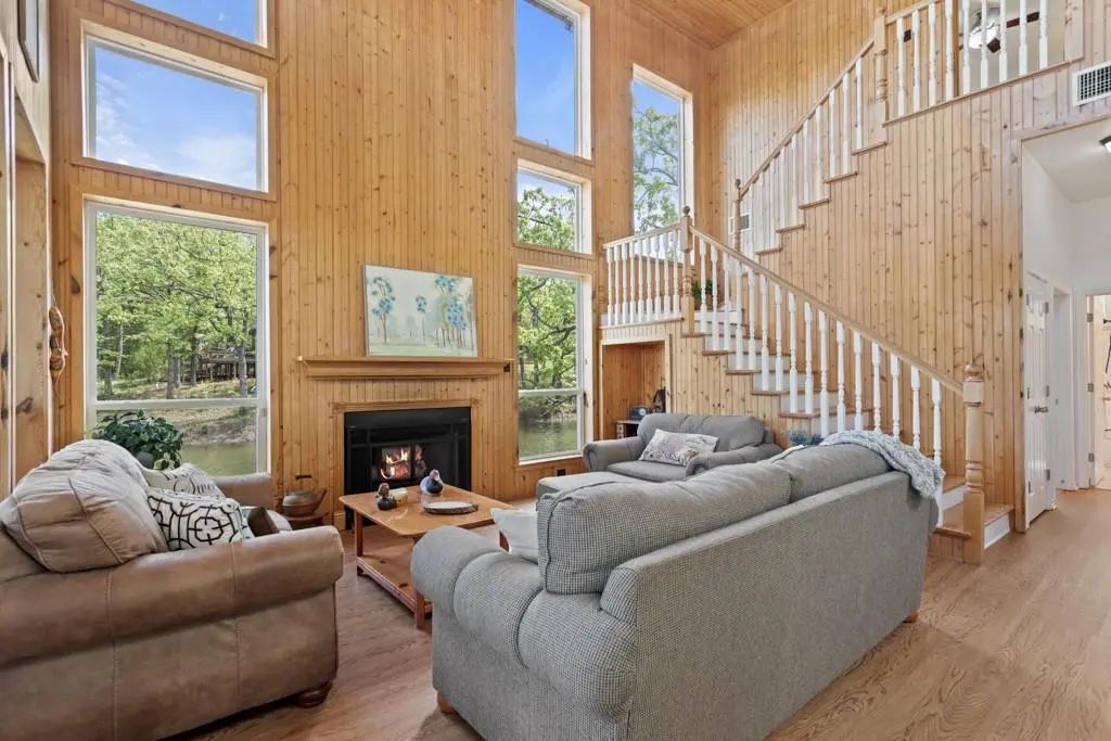670 County Road 1699, Alba