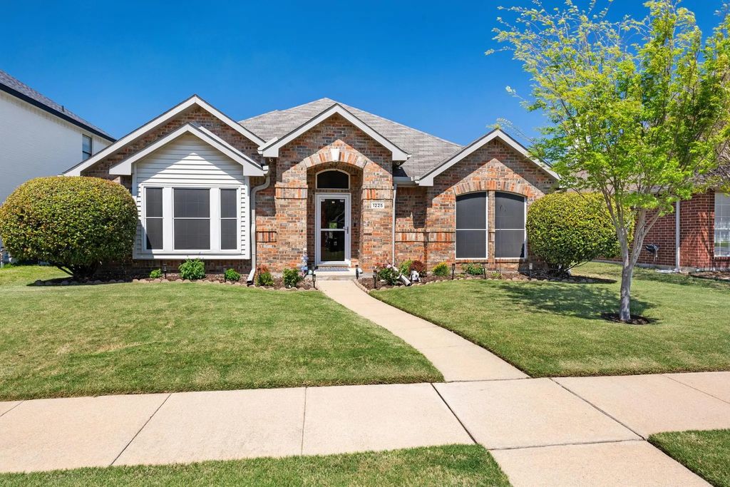 1225 Whitehorse Drive, Lewisville