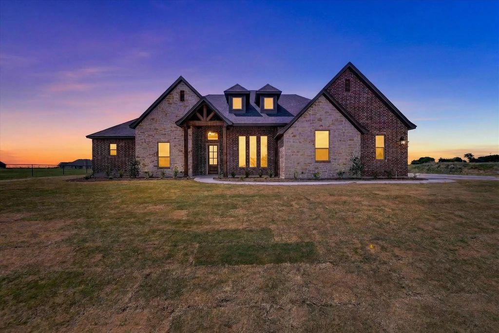 517 Longhorn Drive, Springtown