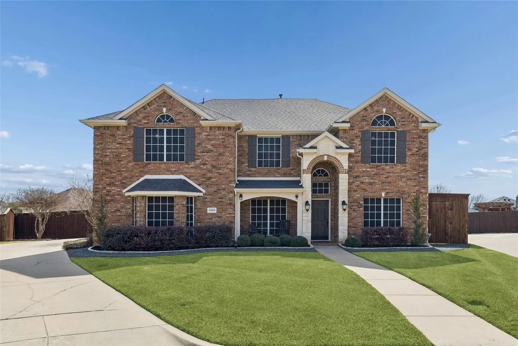 2909 Rockford Court, Mansfield