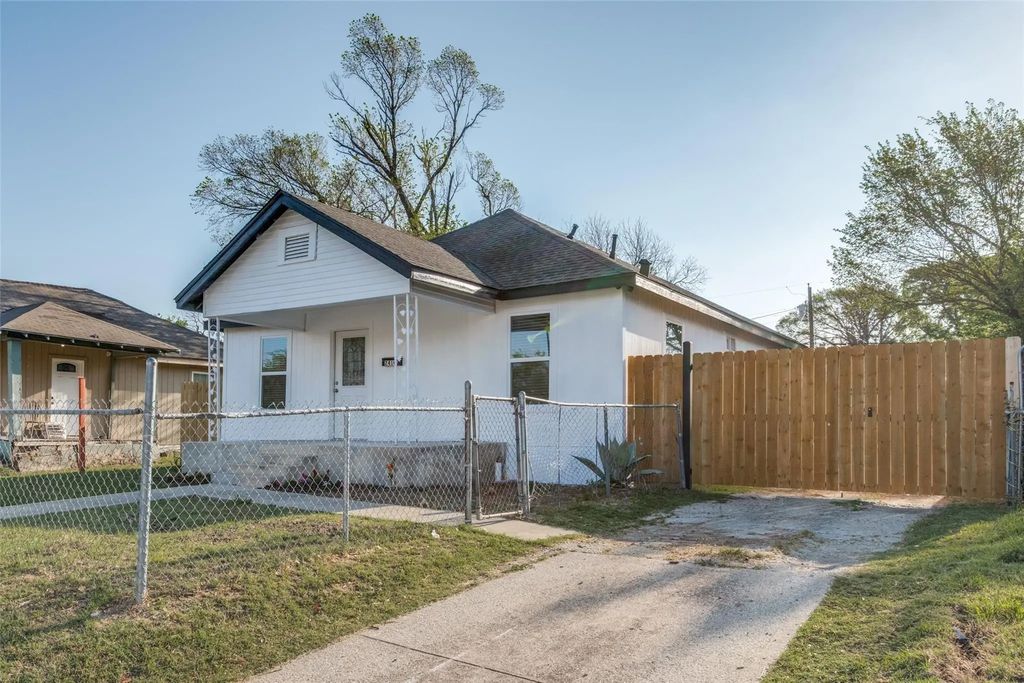 2410 S Marsalis Avenue, Dallas