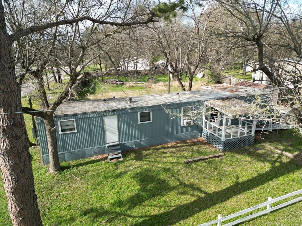 400 E Oak Grove Road, Corsicana