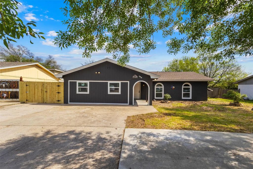 732 Windsor Drive, Everman