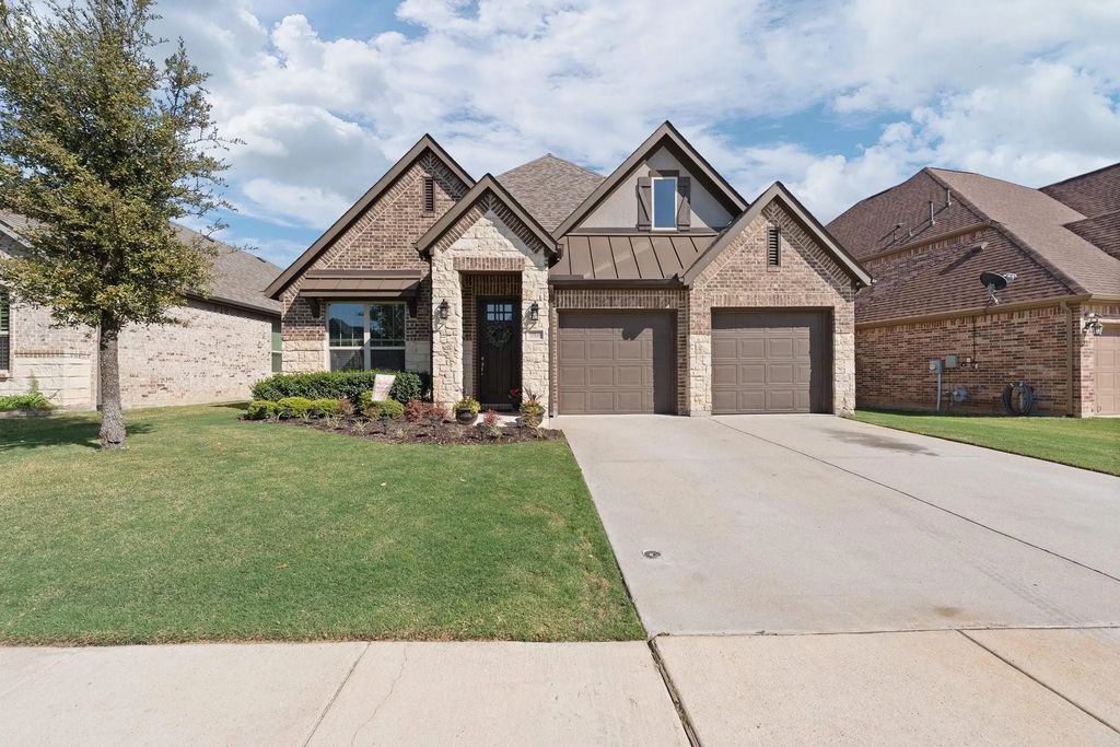 15532 Pioneer Bluff Trail, Fort Worth