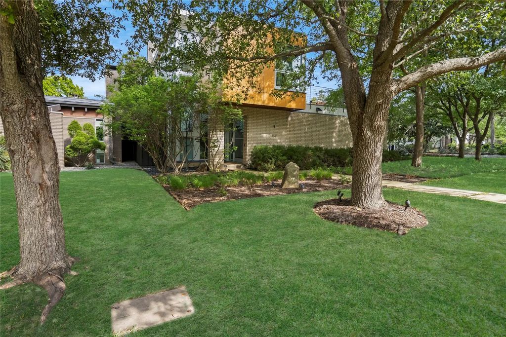 802 N Oak Cliff Boulevard, Dallas