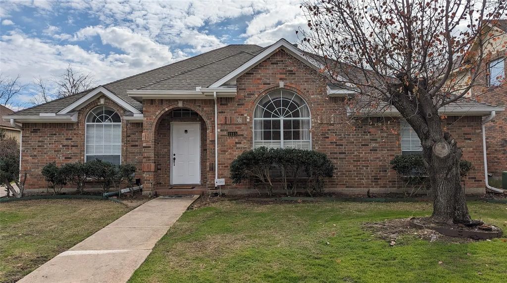 1115 Cambridge Drive, Carrollton