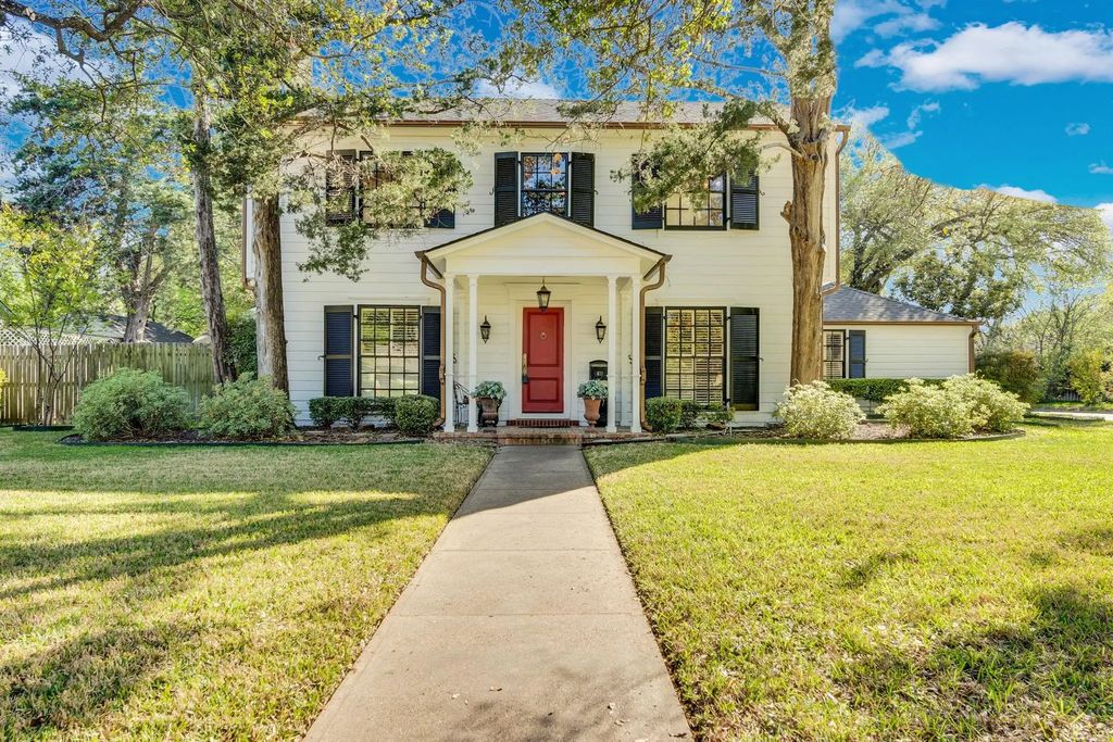 411 Sycamore Street, Waxahachie