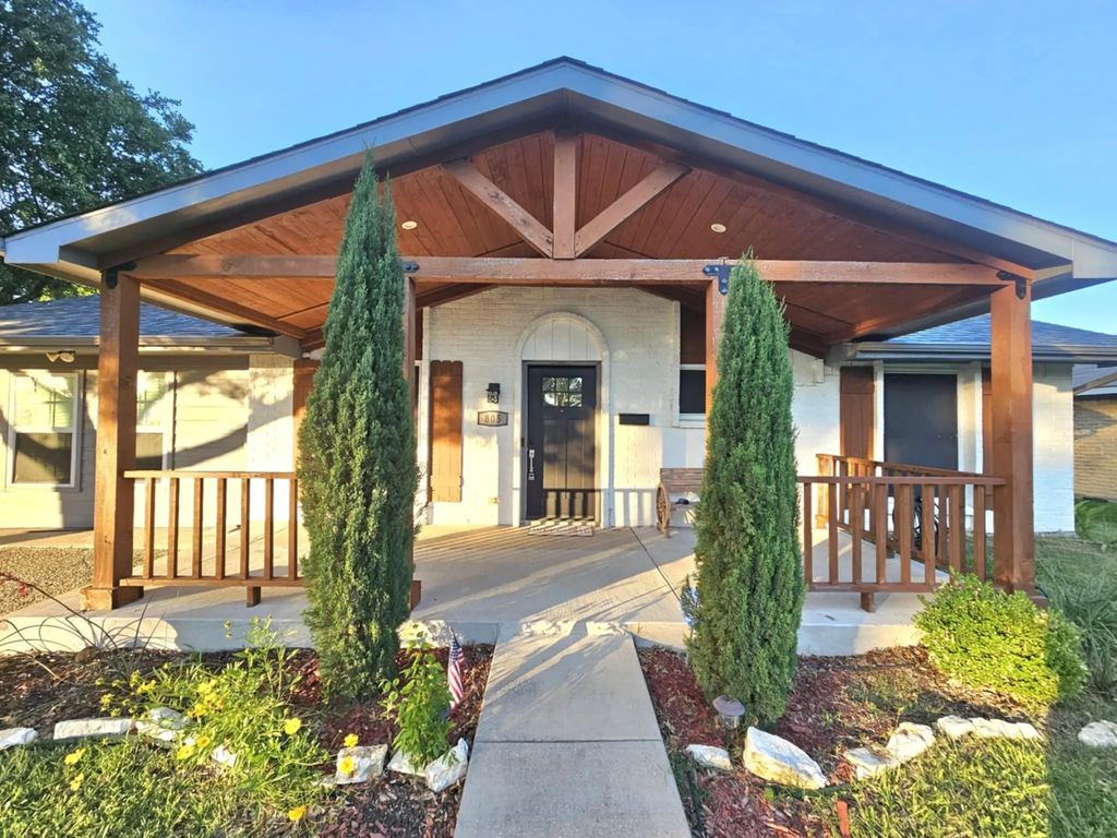 805 Greenbriar Drive, Garland