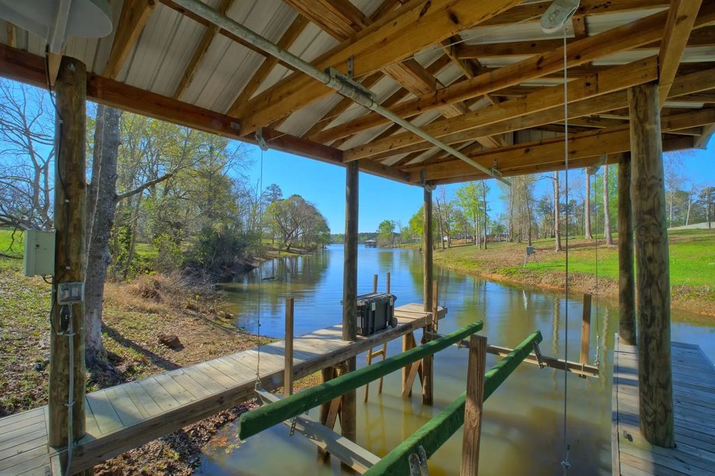 510 Pecan Estates Loop, Hemphill
