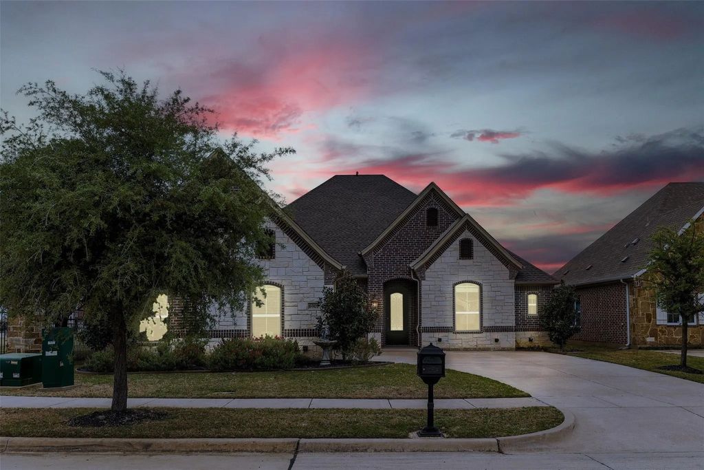 6907 Clayton Nicholas Court, Arlington