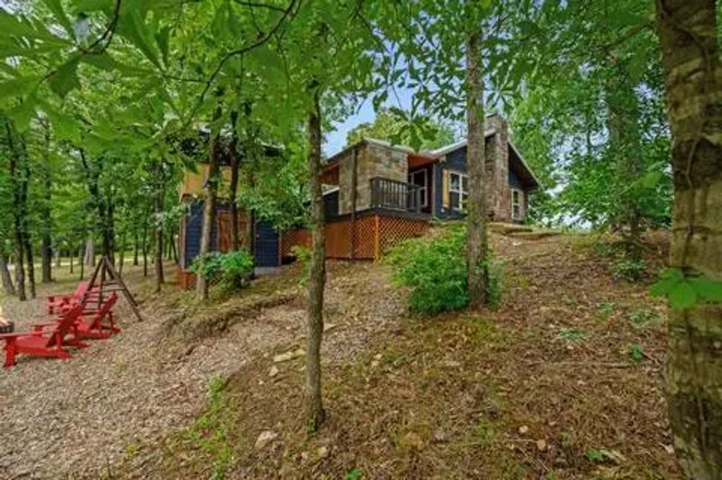 209 Pinyon, Broken Bow