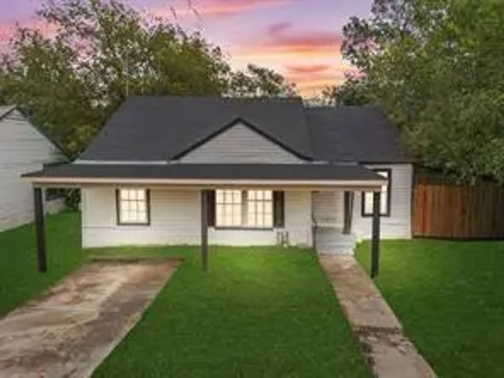 904 N Virginia Street, Terrell