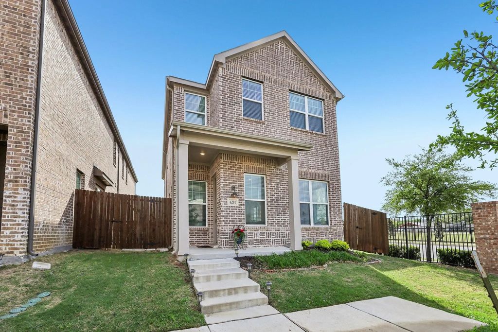 6201 Queens Path, North Richland Hills