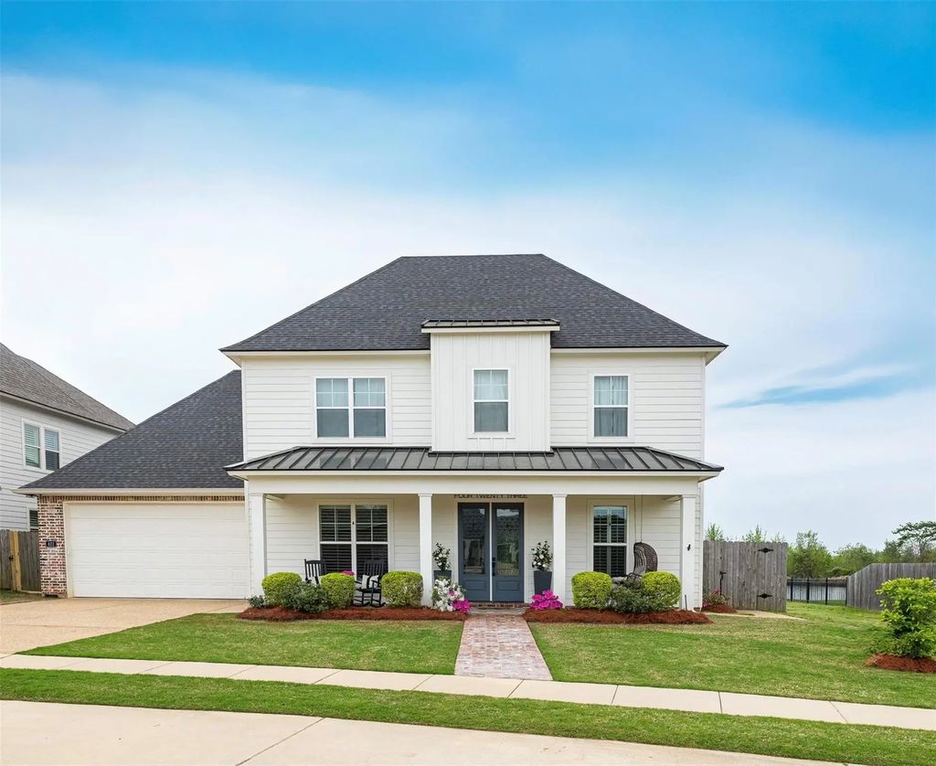 423 N Lost River Drive, Benton