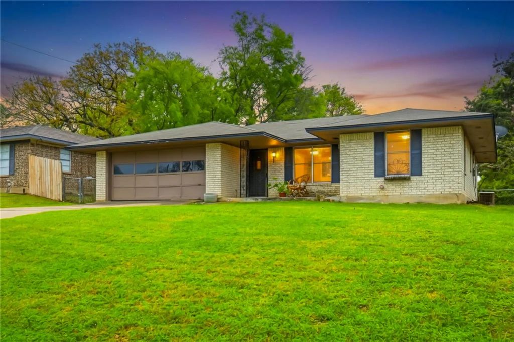 2922 Layne Drive, Denison