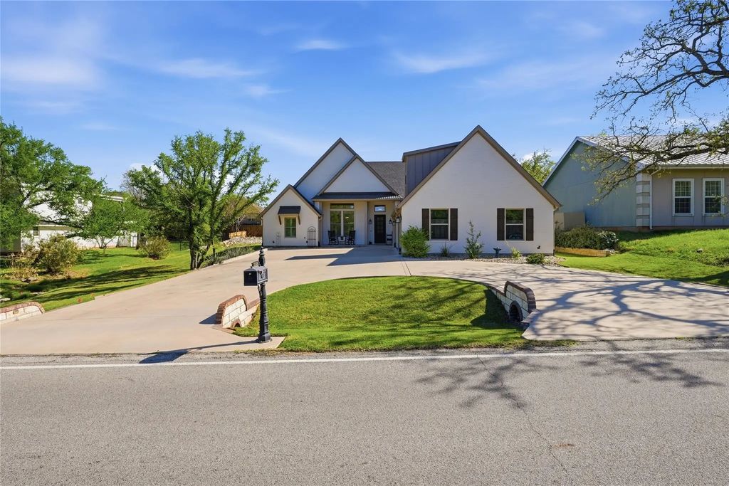 6609 Westover Drive, Granbury