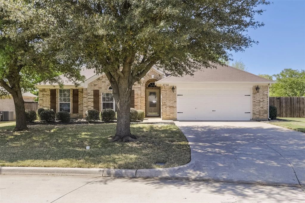 2712 Ferncrest Trail, Mansfield