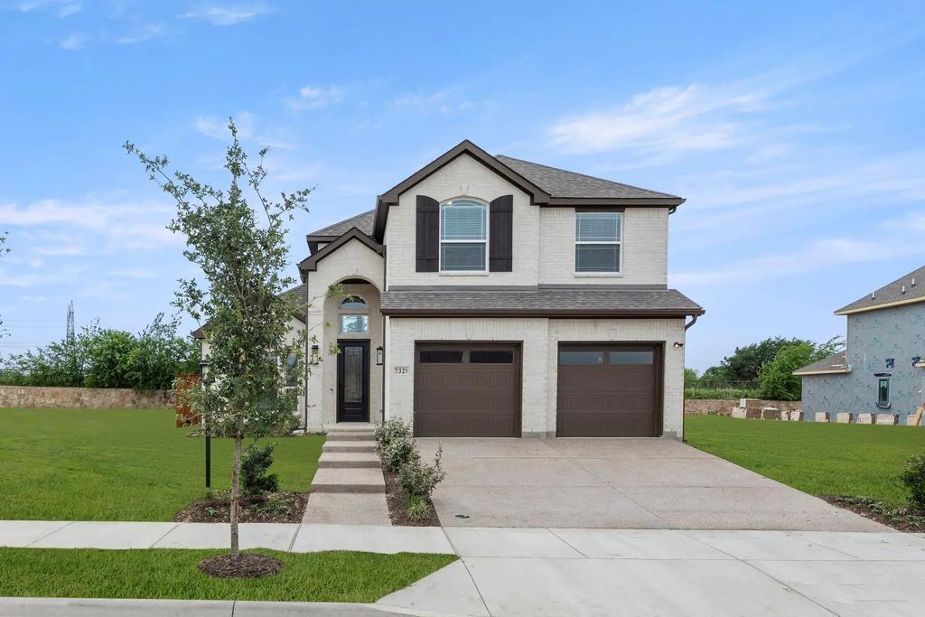 732 Golden Galaxy Way, Wylie