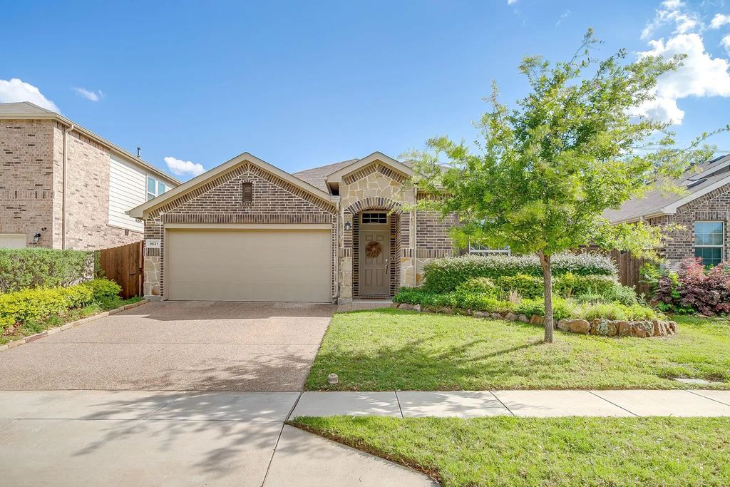 8621 Glenburne Drive, Fort Worth