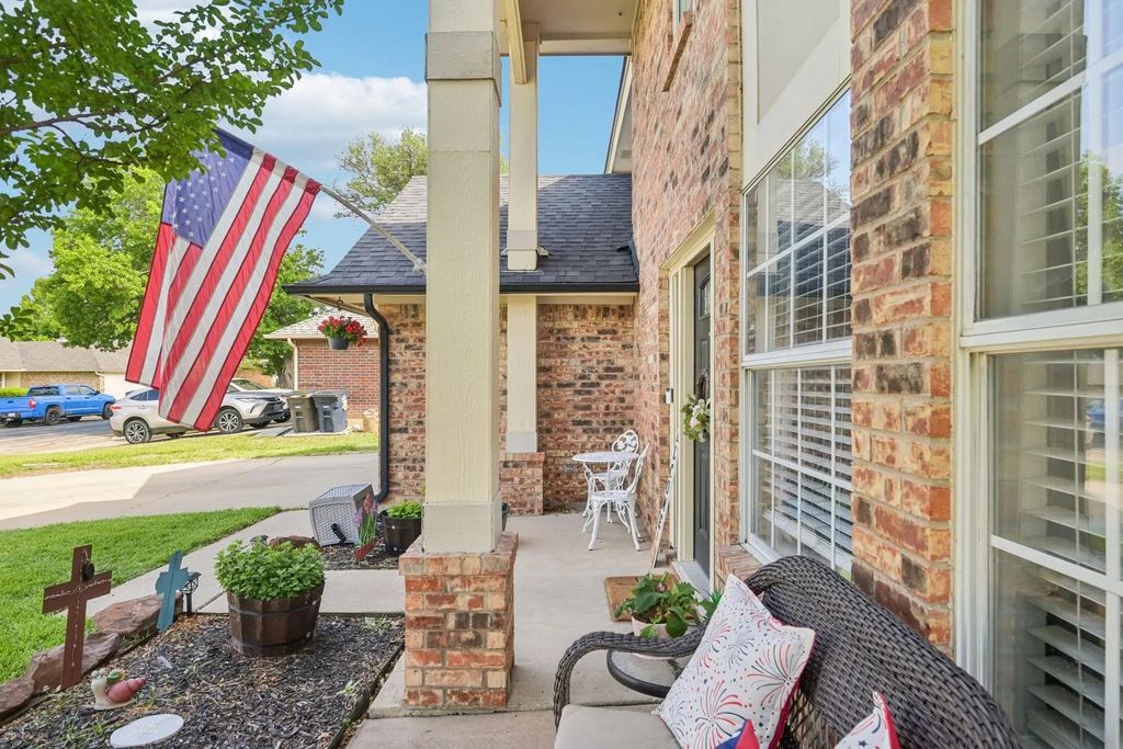 6720 Wayfarer Trail, Fort Worth