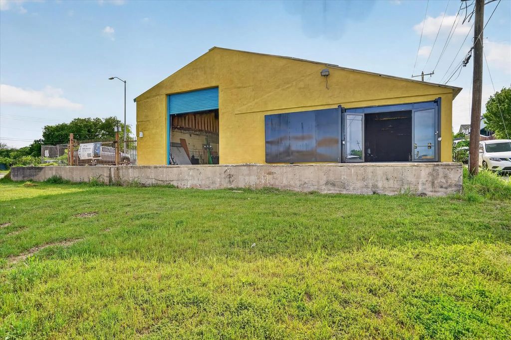 2025 E Rosedale Street, Fort Worth