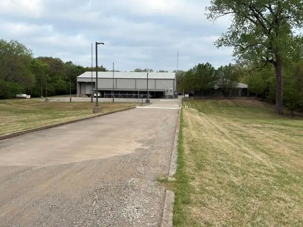 4101 S Texoma Parkway, Denison