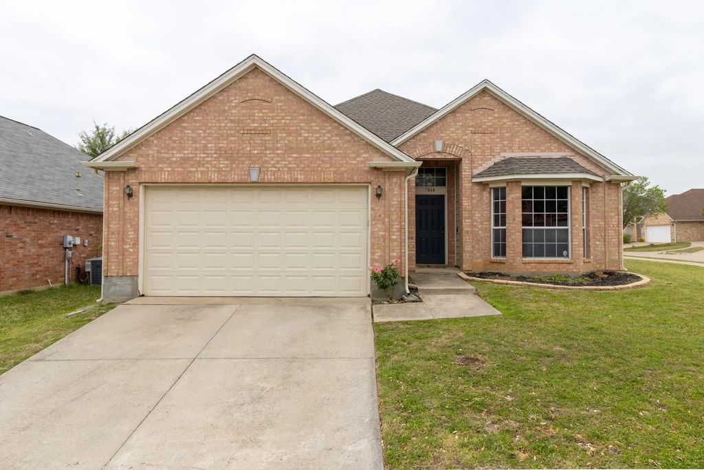 7864 Orland Park Circle, Fort Worth