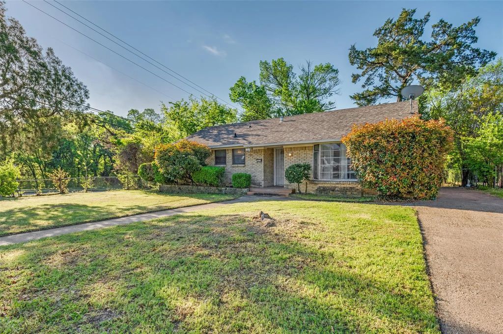 2406 Cliff Teen Court, Dallas