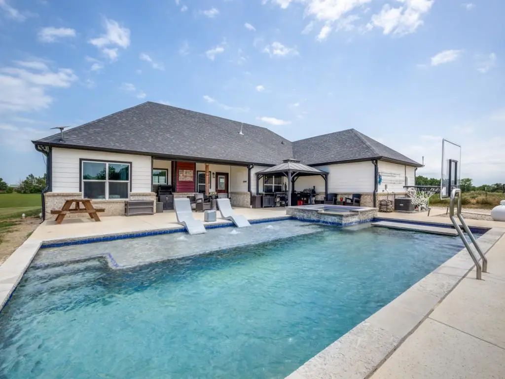 1144 Alamo Road, Montague