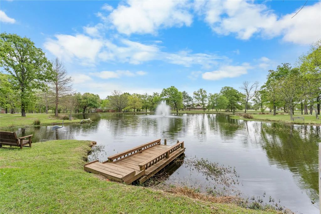 692 Private Road 5937, Emory