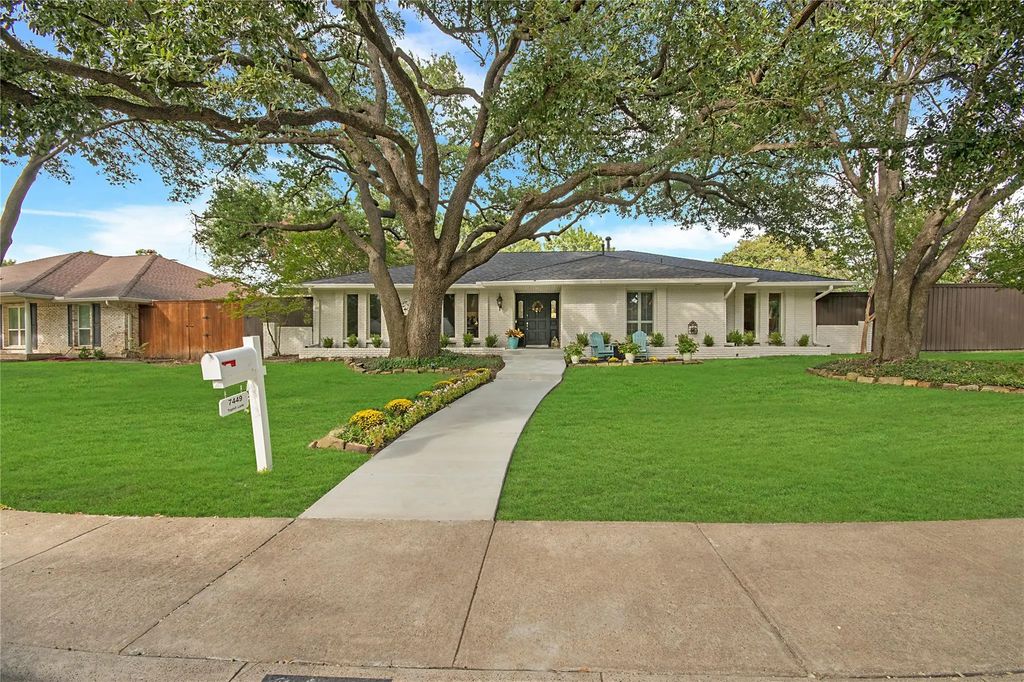 7449 Tophill Lane, Dallas