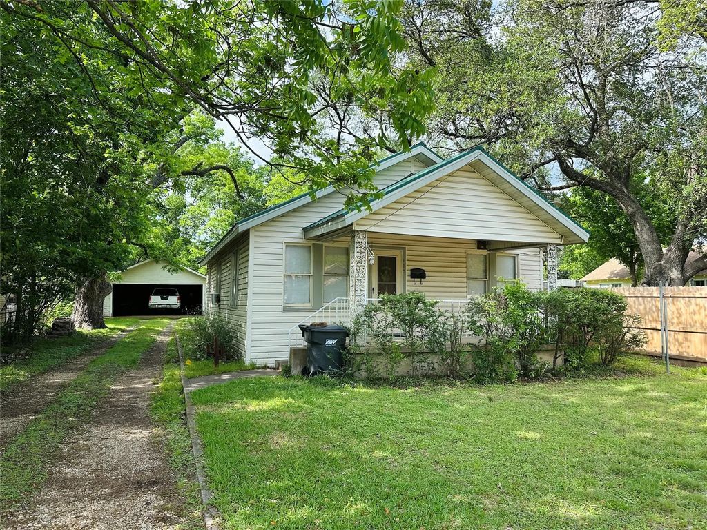 110 Woodland Avenue, Corsicana