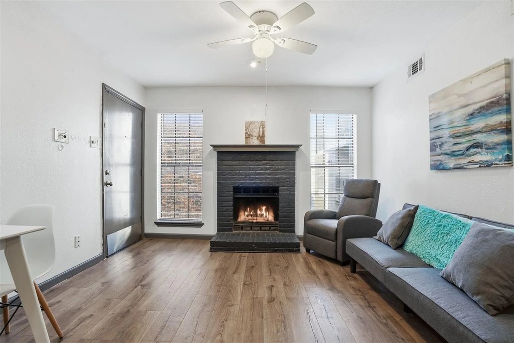 9520 Royal Lane 207, Dallas