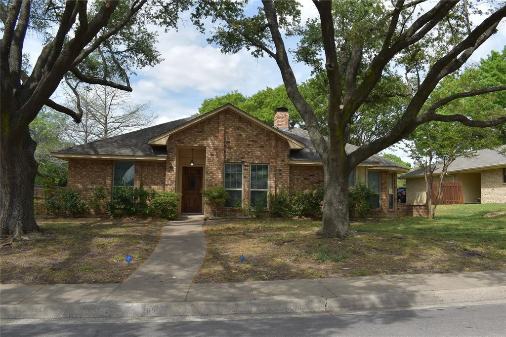 205 Pueblo Drive, Waxahachie
