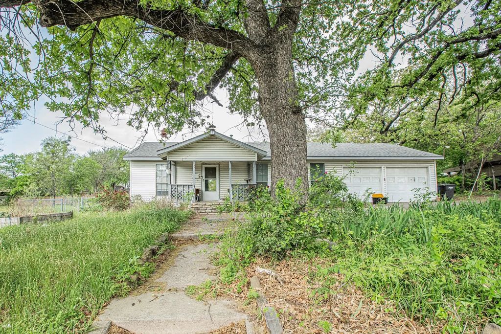 2624 Canton Drive, Fort Worth