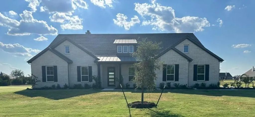 1512 County Road 4910, Leonard