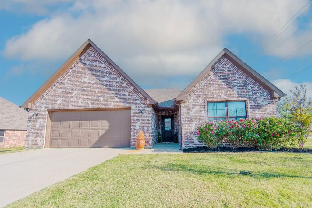 100 Prairie Grass Drive, Whitesboro