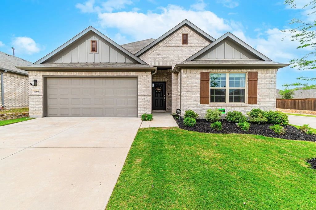 9000 Flying Eagle Lane, Fort Worth