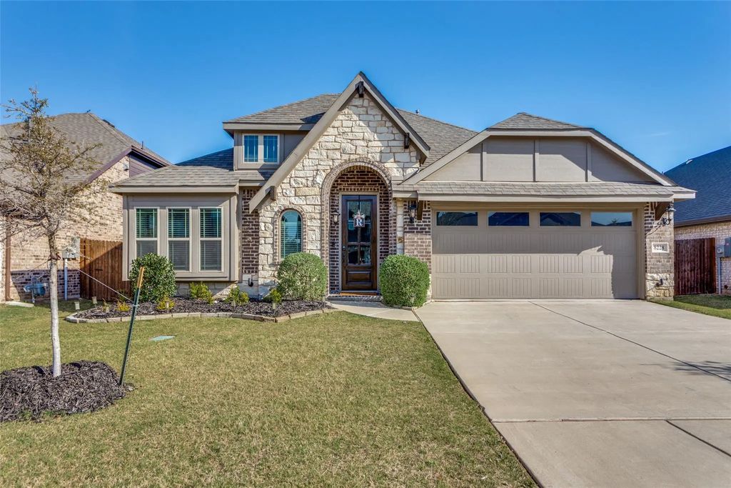 8228 Manx Point, Godley