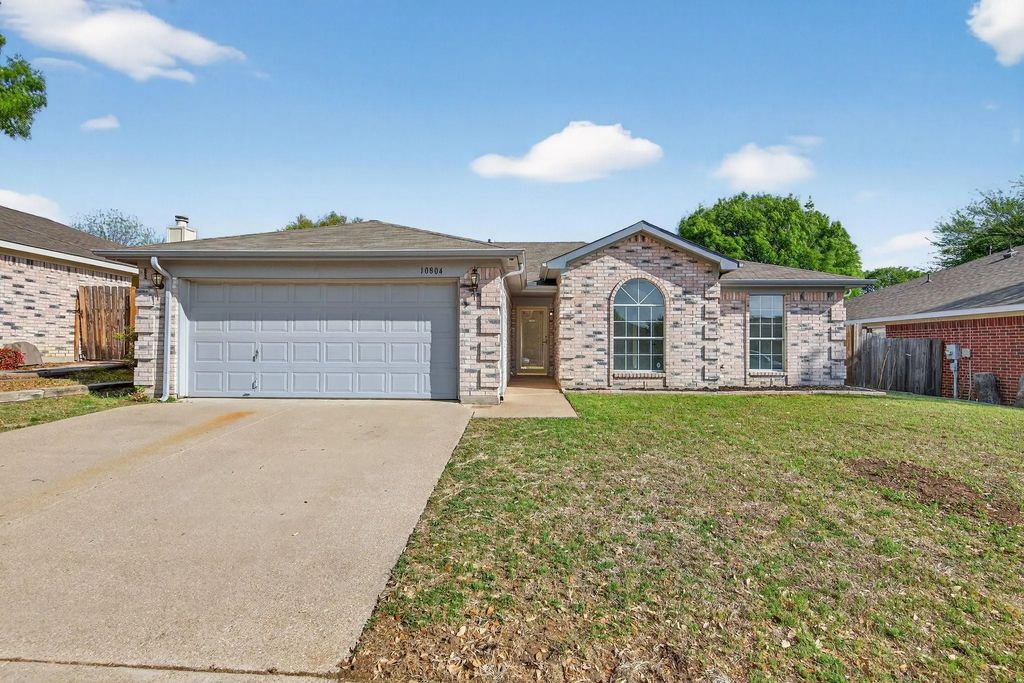 10804 Edgewater Drive, Benbrook