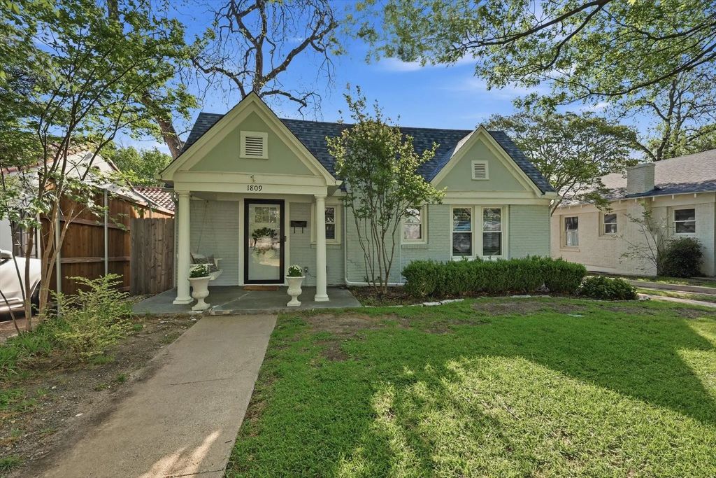 1809 Thomas Place, Fort Worth
