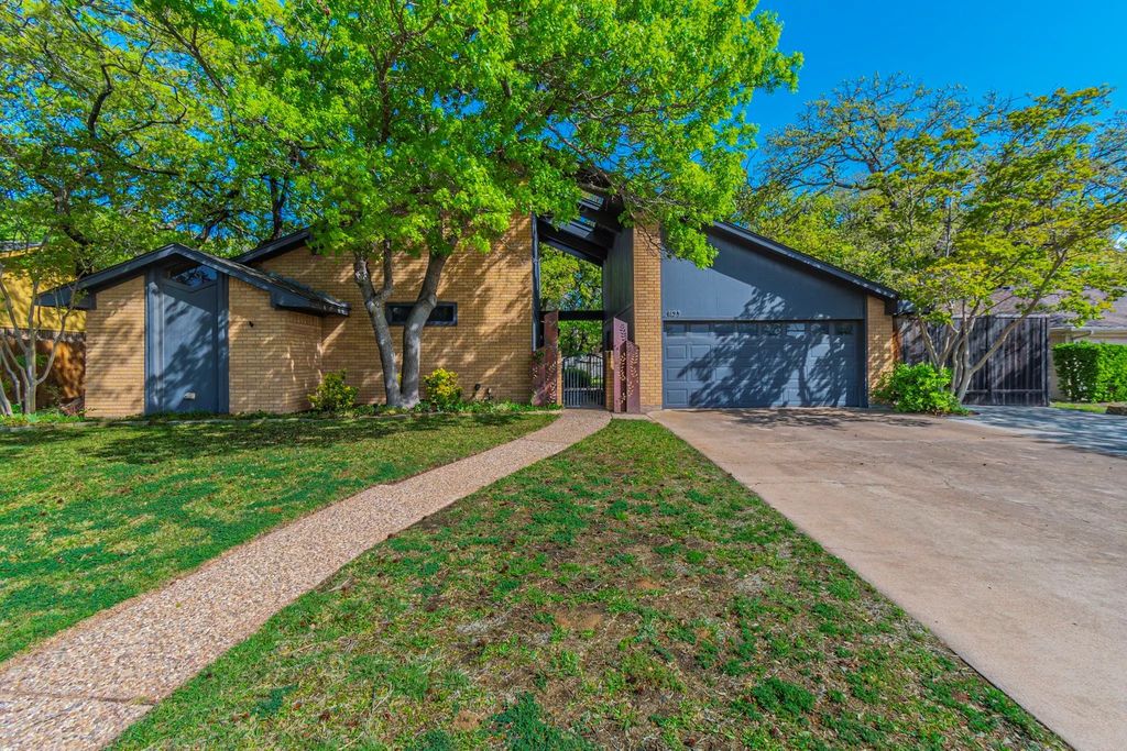 105 Guinevere Drive, Weatherford