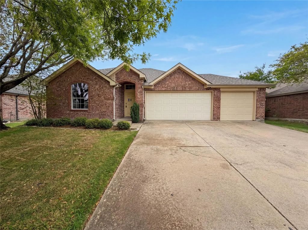 2002 Bayberry Court, Forney