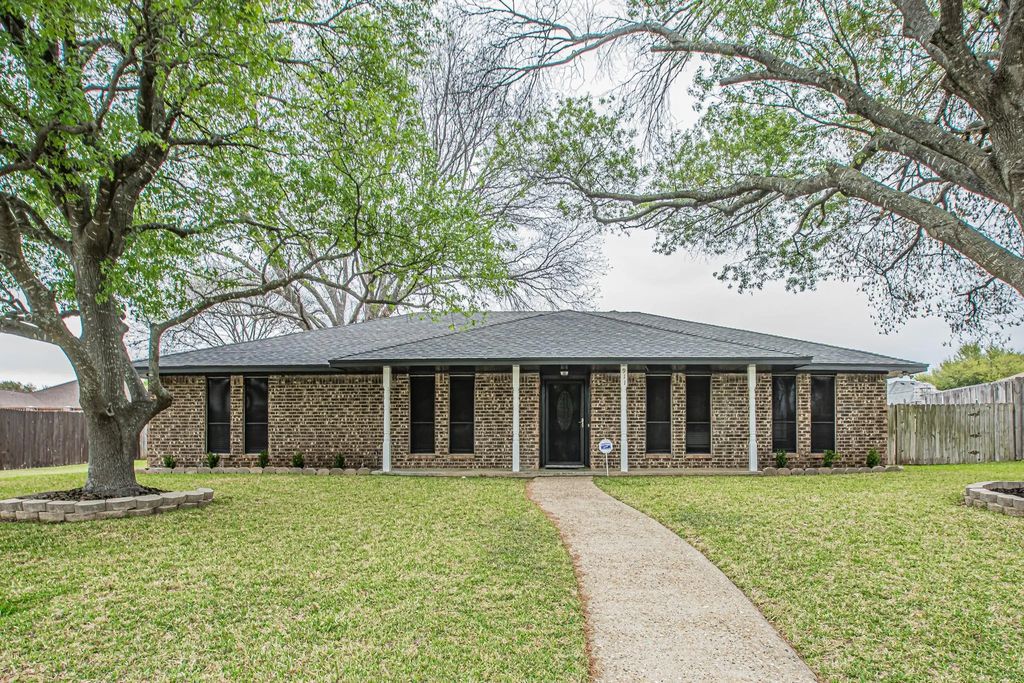 911 Cambridge Drive, Duncanville