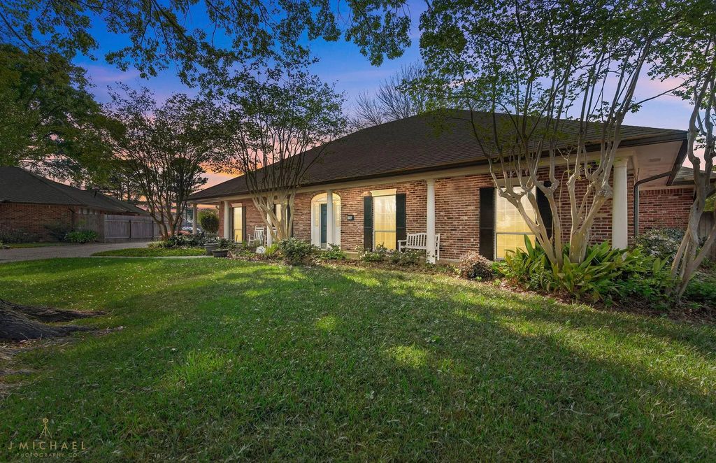 7702 Southfork Drive, Shreveport