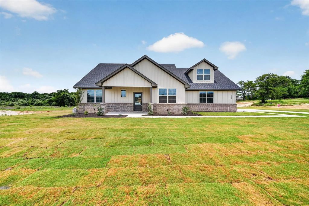 108 Loveta Lane, Boyd